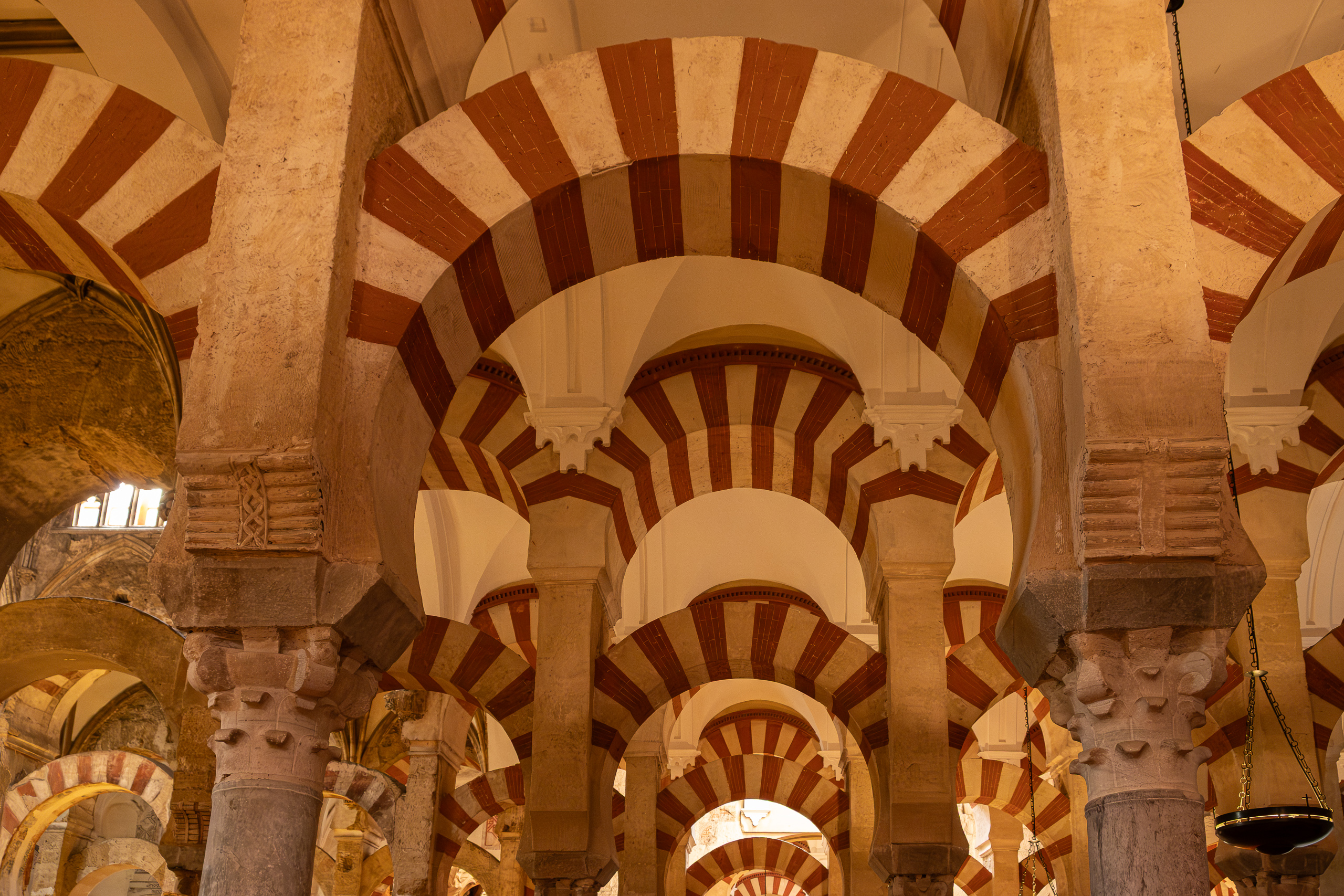 Die unverwechselbaren Bögen der Mezquita